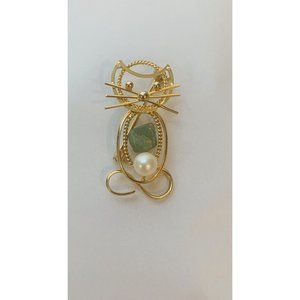 VTG Gold Tone KITTY CAT BROOCH/ PIN w Faux Pearl & Green Stone 1.5"